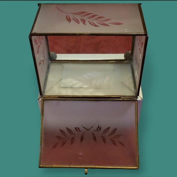 Vintage Clear Glass W/ Brass Curio Jewelry Box Frosted Floral Etchings - Picture 6 of 8